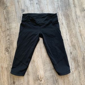 Lululemon Crop Leggings Size 6 ** Sold **